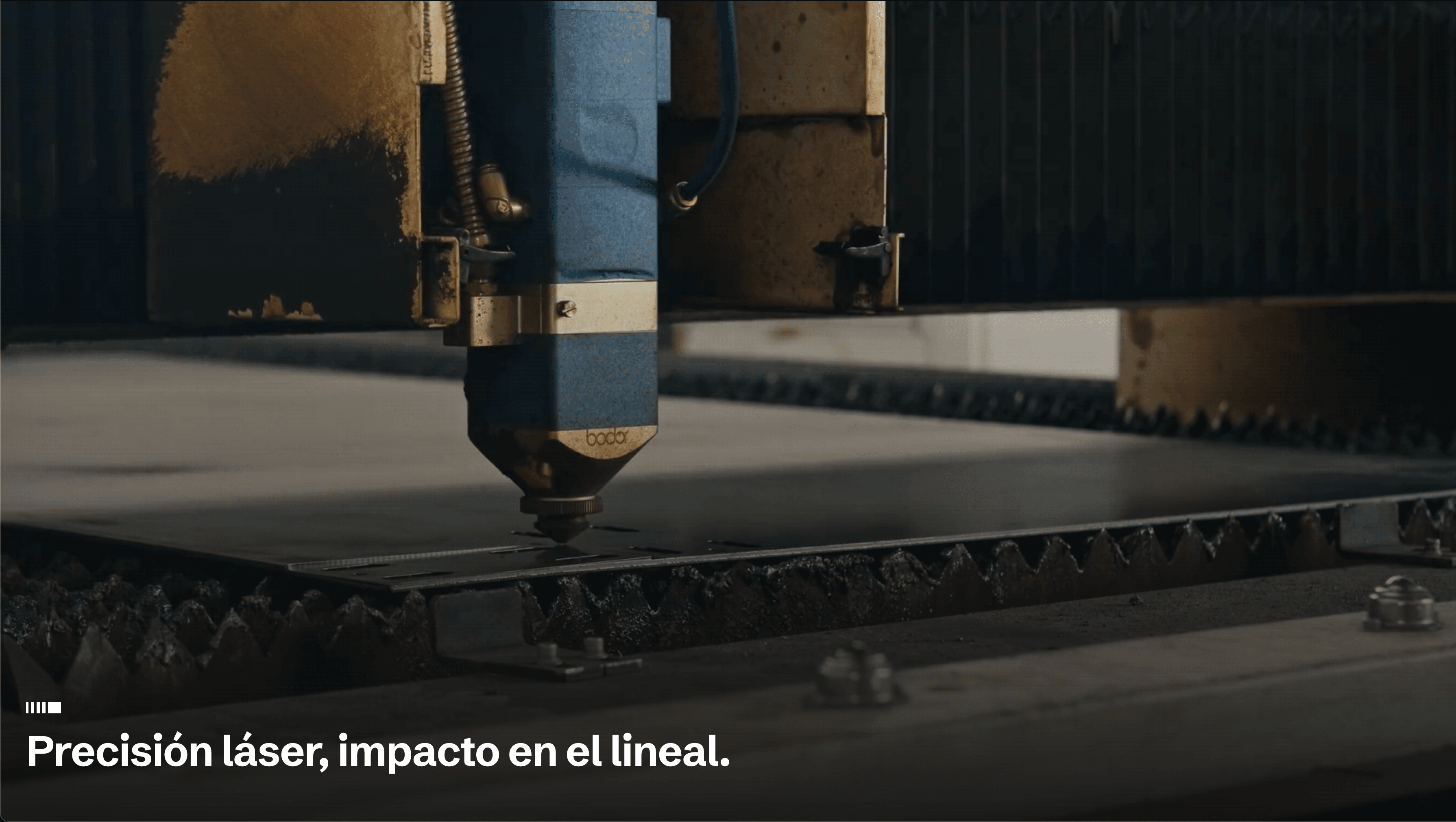 Portada de la web de Boix PLV: «Ingeniería para el punto de venta», con la ficha de la empresa y una máquina de corte láser trabajando